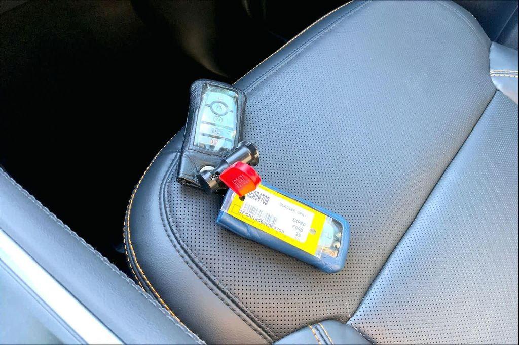 used 2025 Ford Expedition car, priced at $76,600