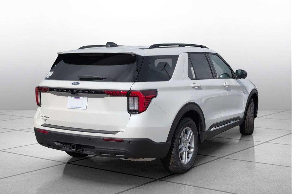 new 2025 Ford Explorer car, priced at $41,338