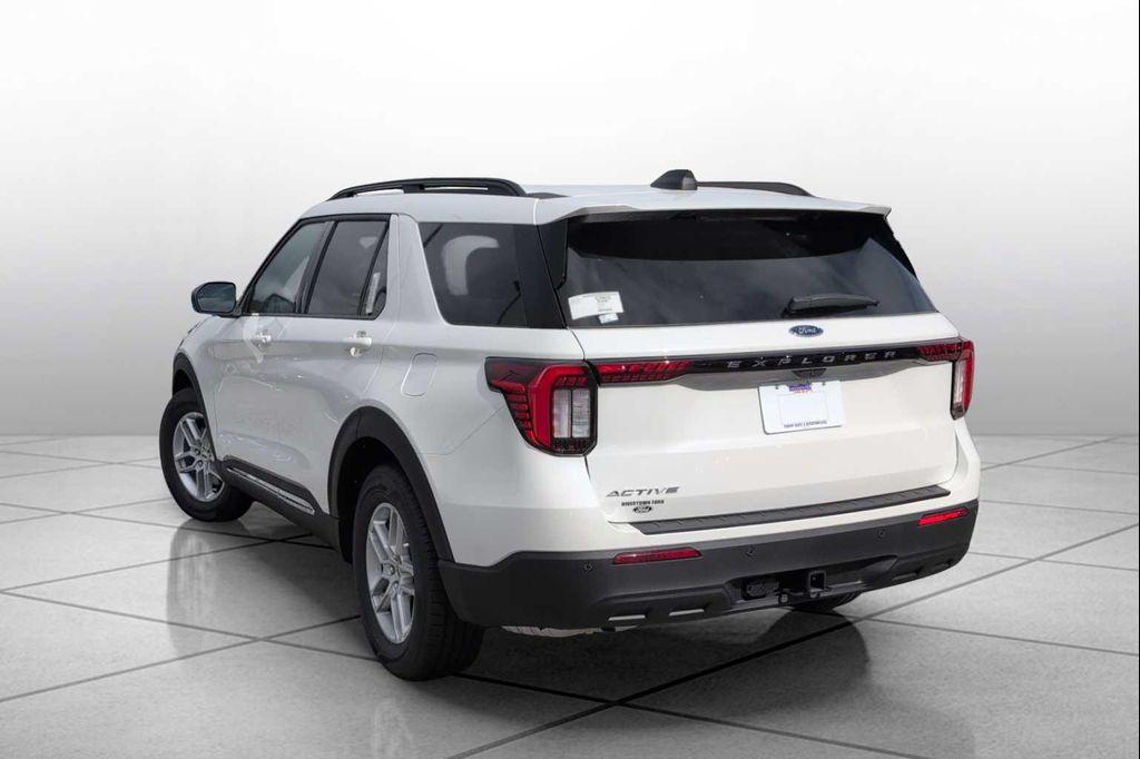 new 2025 Ford Explorer car, priced at $41,338