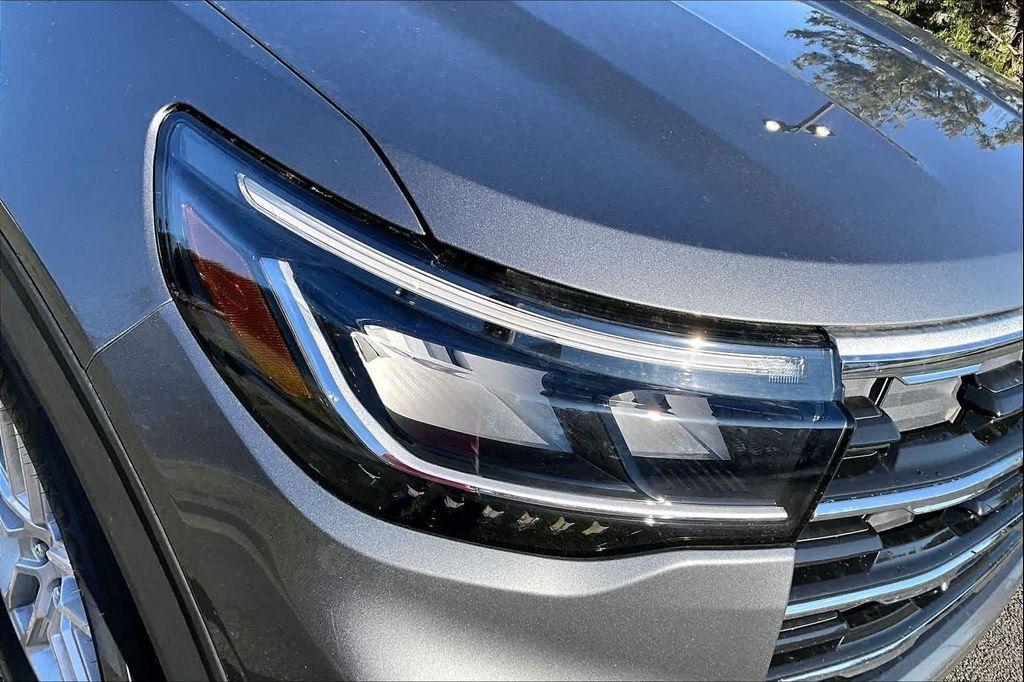 new 2026 Ford Explorer car, priced at $40,610