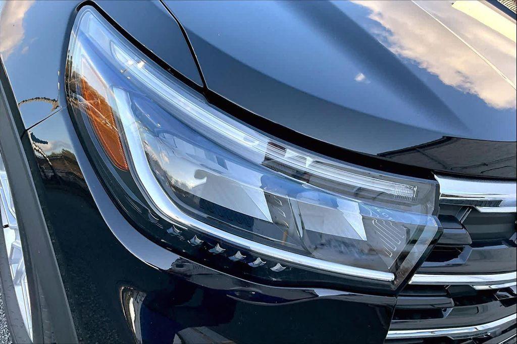 new 2026 Ford Explorer car, priced at $39,325