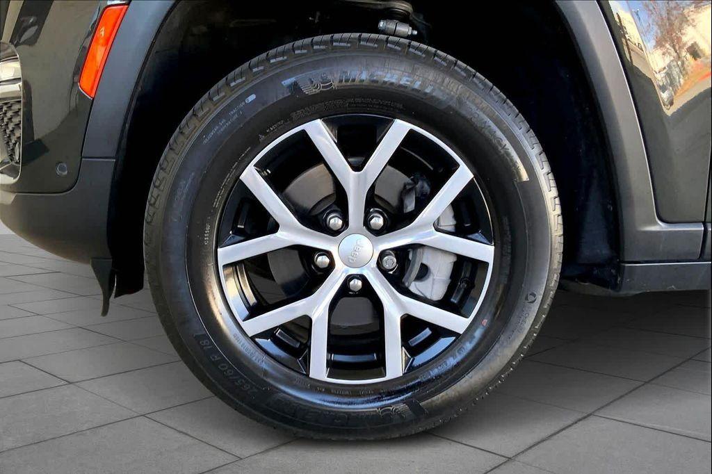 used 2023 Jeep Grand Cherokee car, priced at $27,999