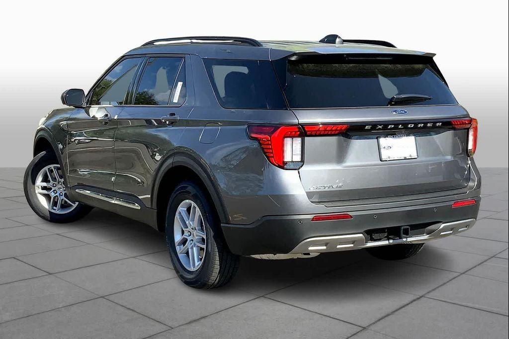 new 2025 Ford Explorer car, priced at $40,465