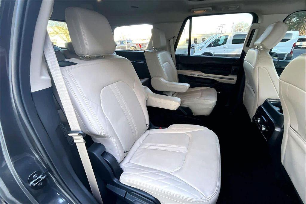 used 2023 Ford Expedition car, priced at $53,150