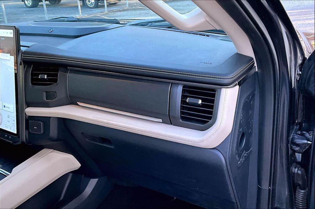 used 2023 Ford Expedition car, priced at $53,150