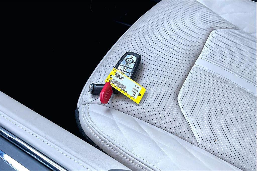 used 2023 Ford Expedition car, priced at $53,150