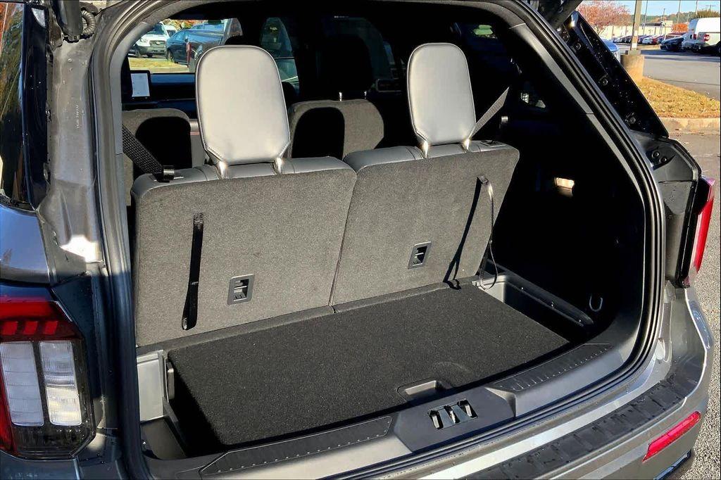 new 2025 Ford Explorer car, priced at $49,930