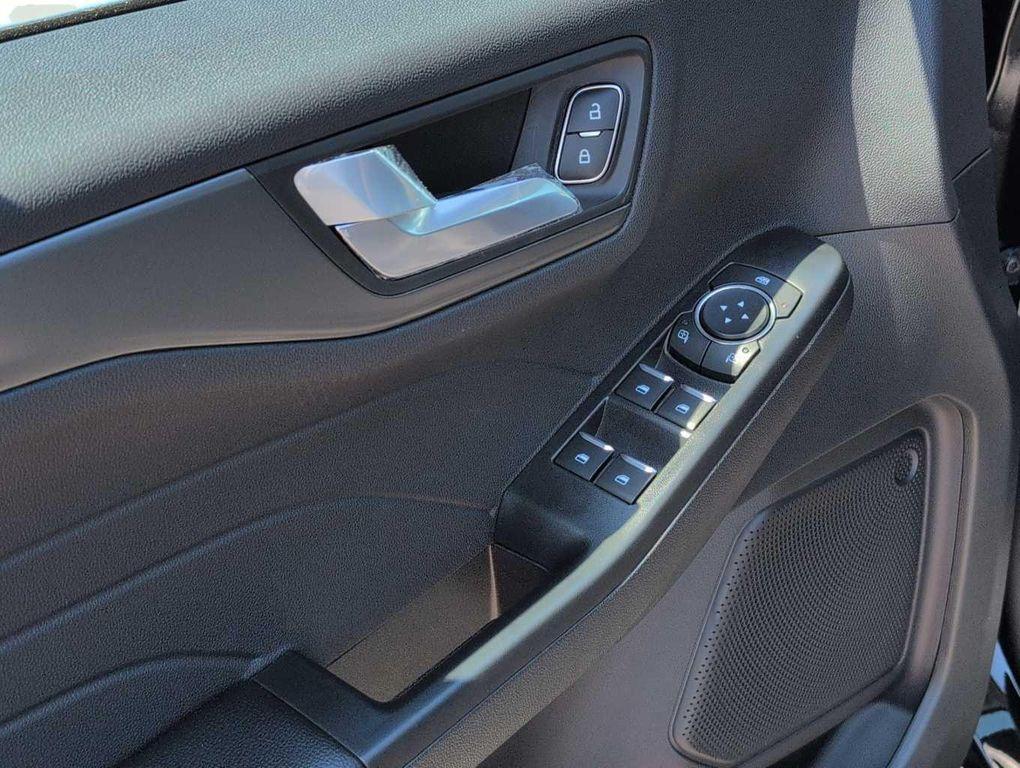 new 2025 Ford Escape PHEV car, priced at $37,610