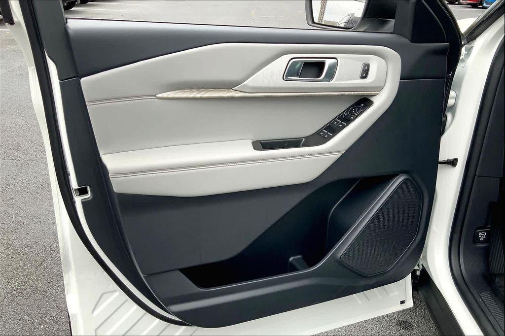 new 2025 Ford Explorer car, priced at $41,460