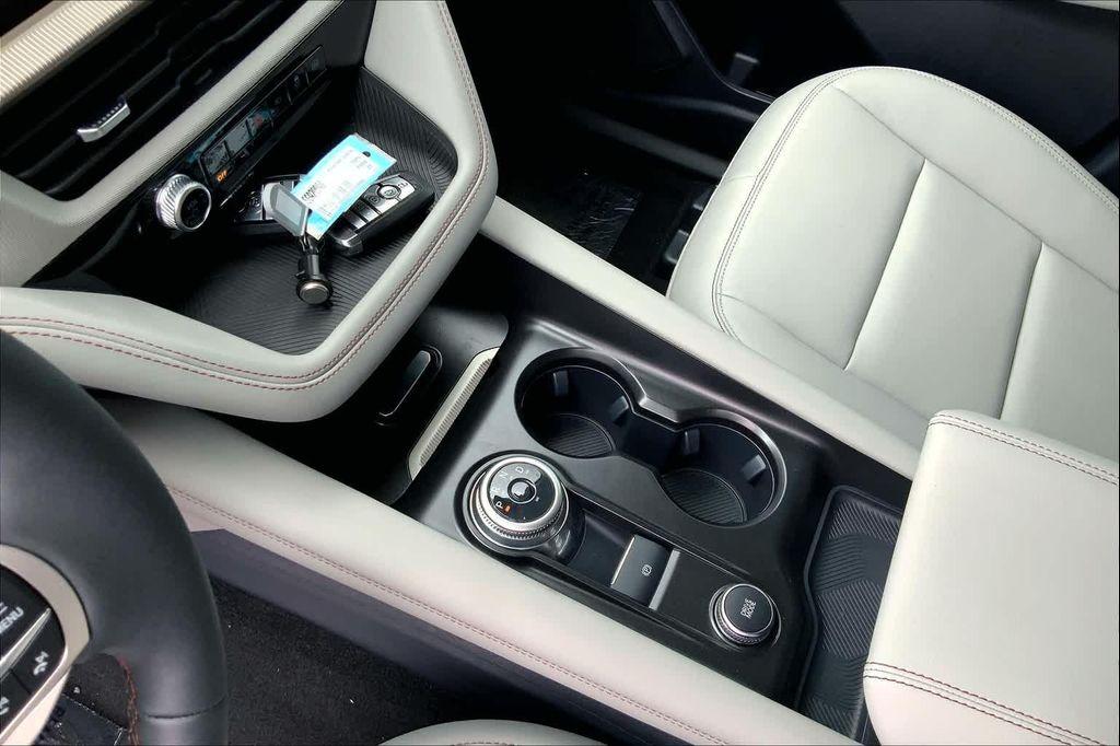 new 2025 Ford Explorer car, priced at $41,460