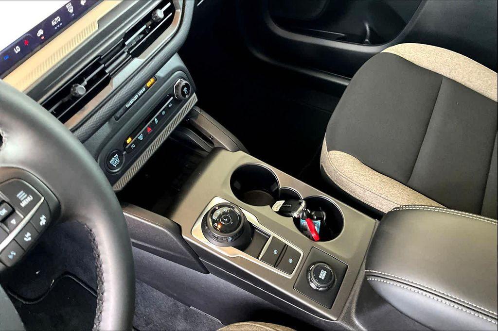 new 2025 Ford Bronco Sport car, priced at $33,952