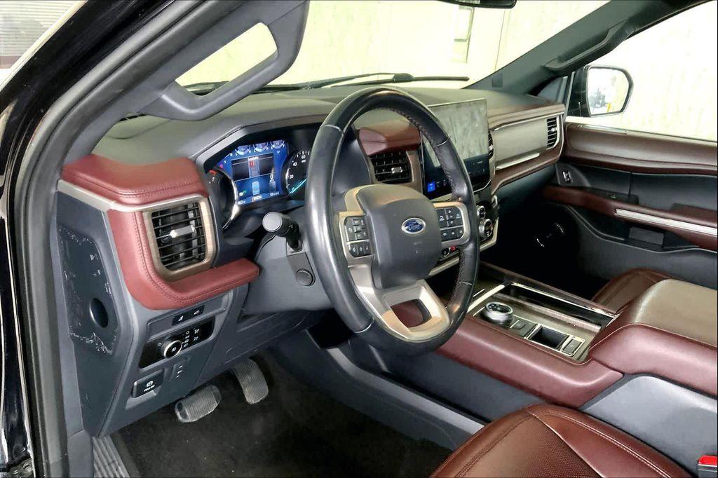used 2023 Ford Expedition car, priced at $43,300