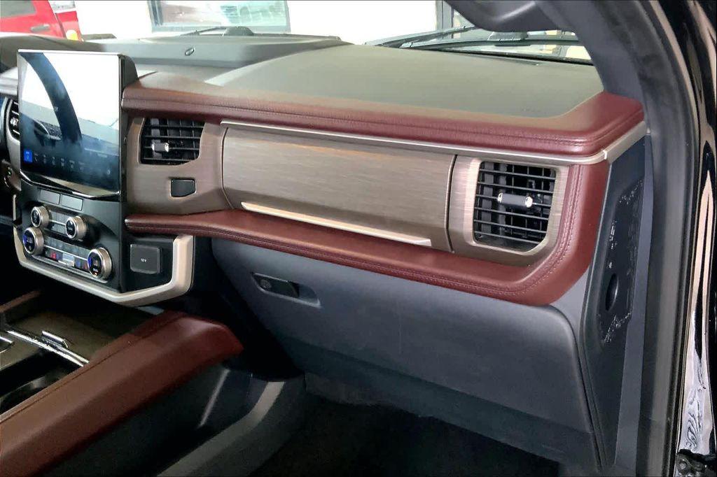 used 2023 Ford Expedition car, priced at $43,300