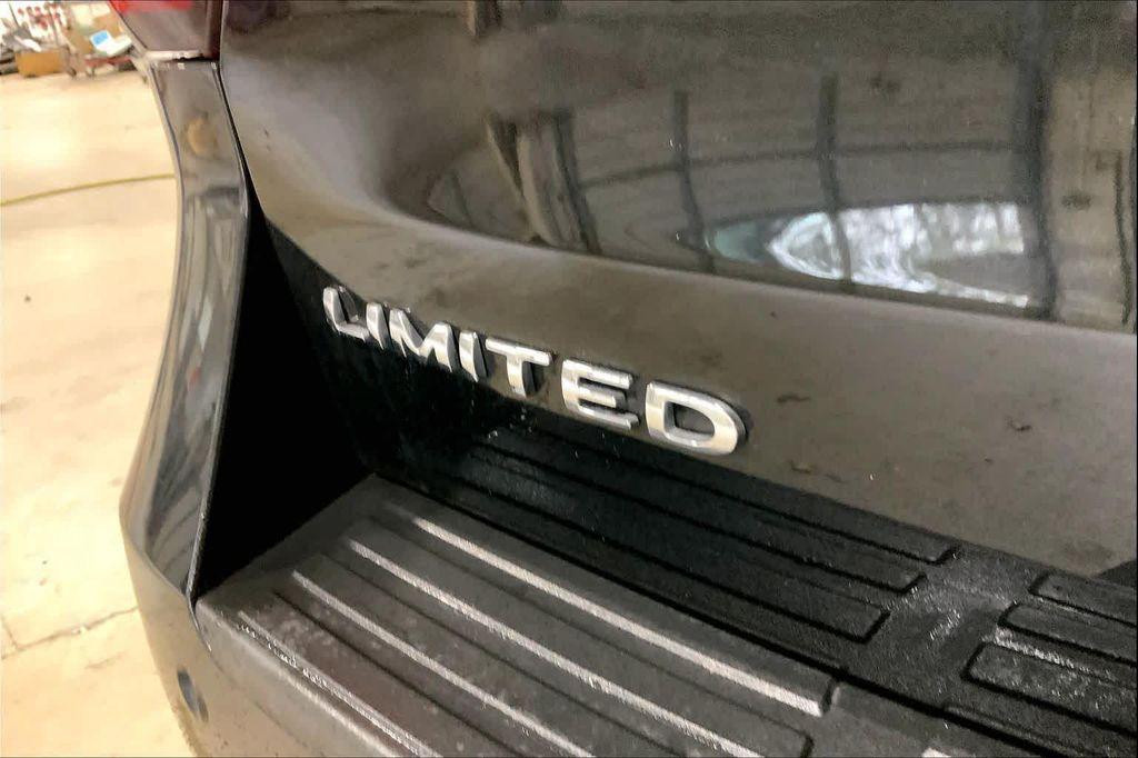 used 2023 Ford Expedition car, priced at $43,300