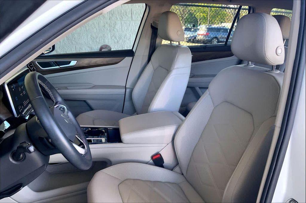 used 2024 Volkswagen Atlas car, priced at $30,847