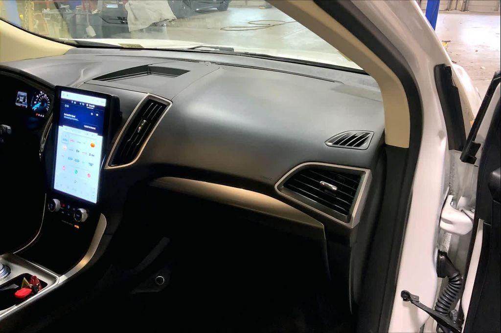 used 2024 Ford Edge car, priced at $29,250