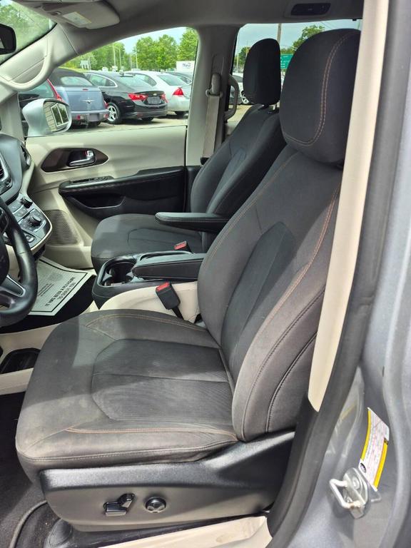 used 2019 Chrysler Pacifica car, priced at $7,995