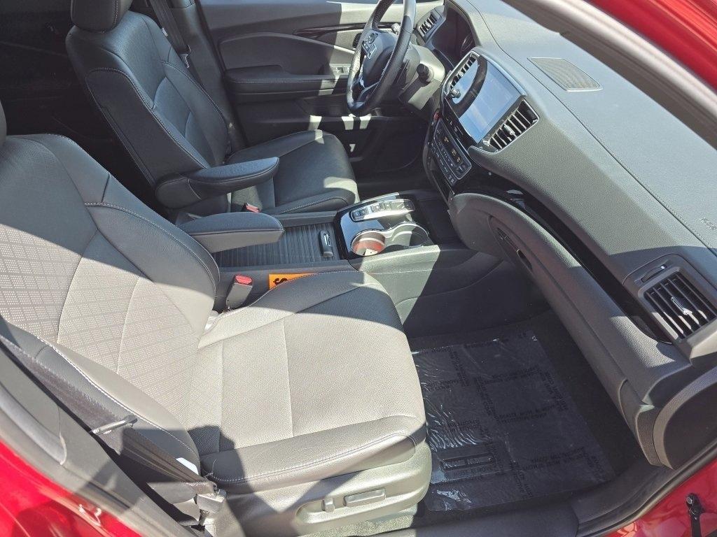 used 2023 Honda Passport car, priced at $38,996