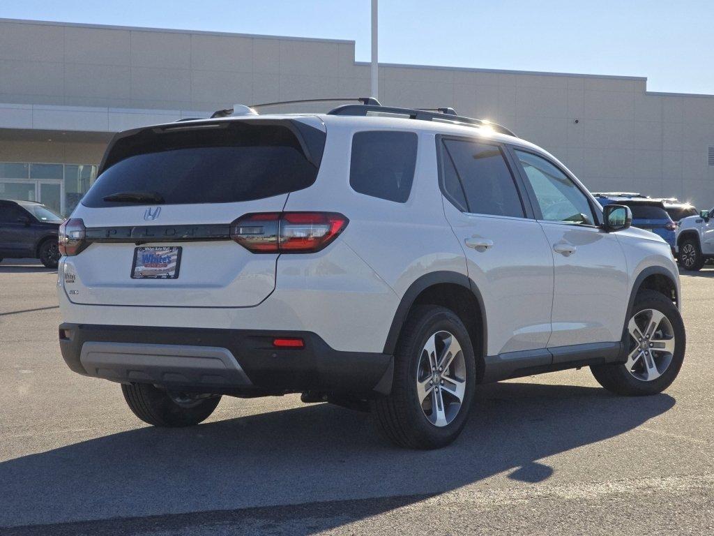 new 2025 Honda Pilot car, priced at $45,250