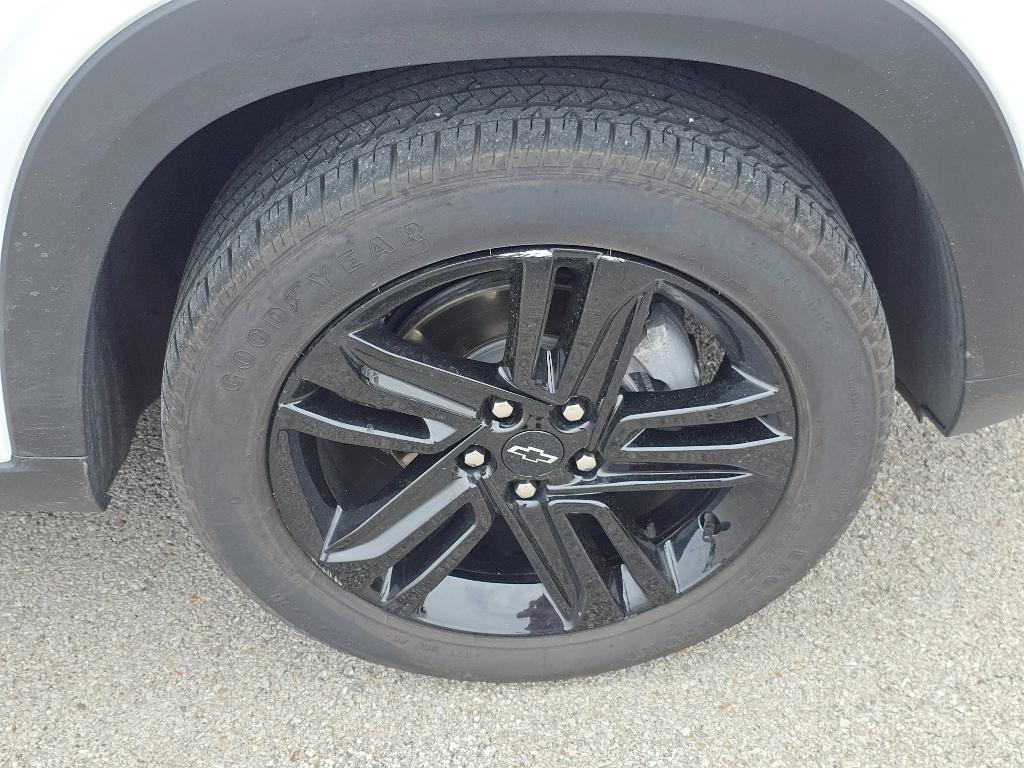 used 2025 Chevrolet Trax car, priced at $25,895