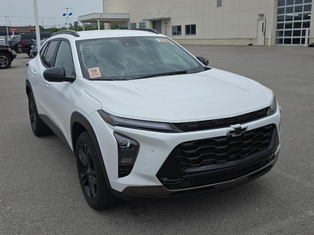 used 2025 Chevrolet Trax car, priced at $25,895