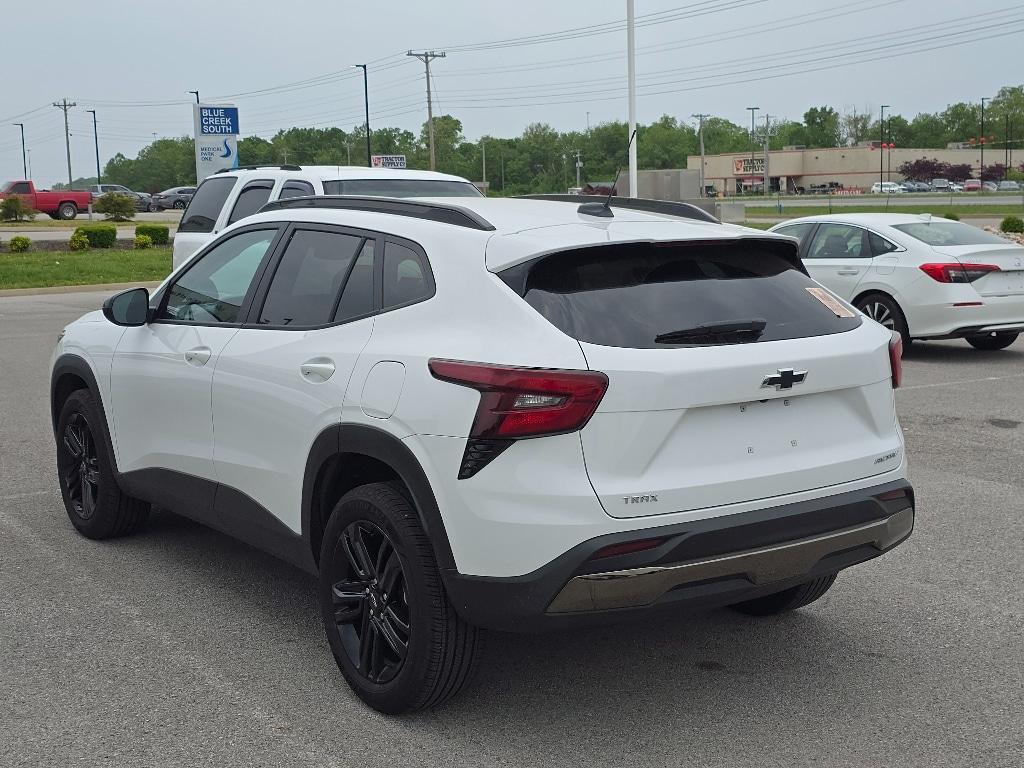 used 2025 Chevrolet Trax car, priced at $25,895