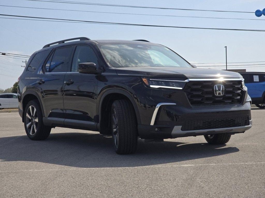 new 2025 Honda Pilot car, priced at $47,230