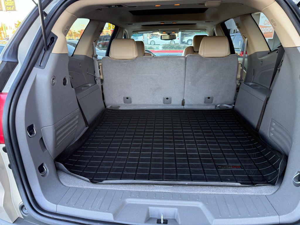 used 2009 Chevrolet Traverse car, priced at $7,999