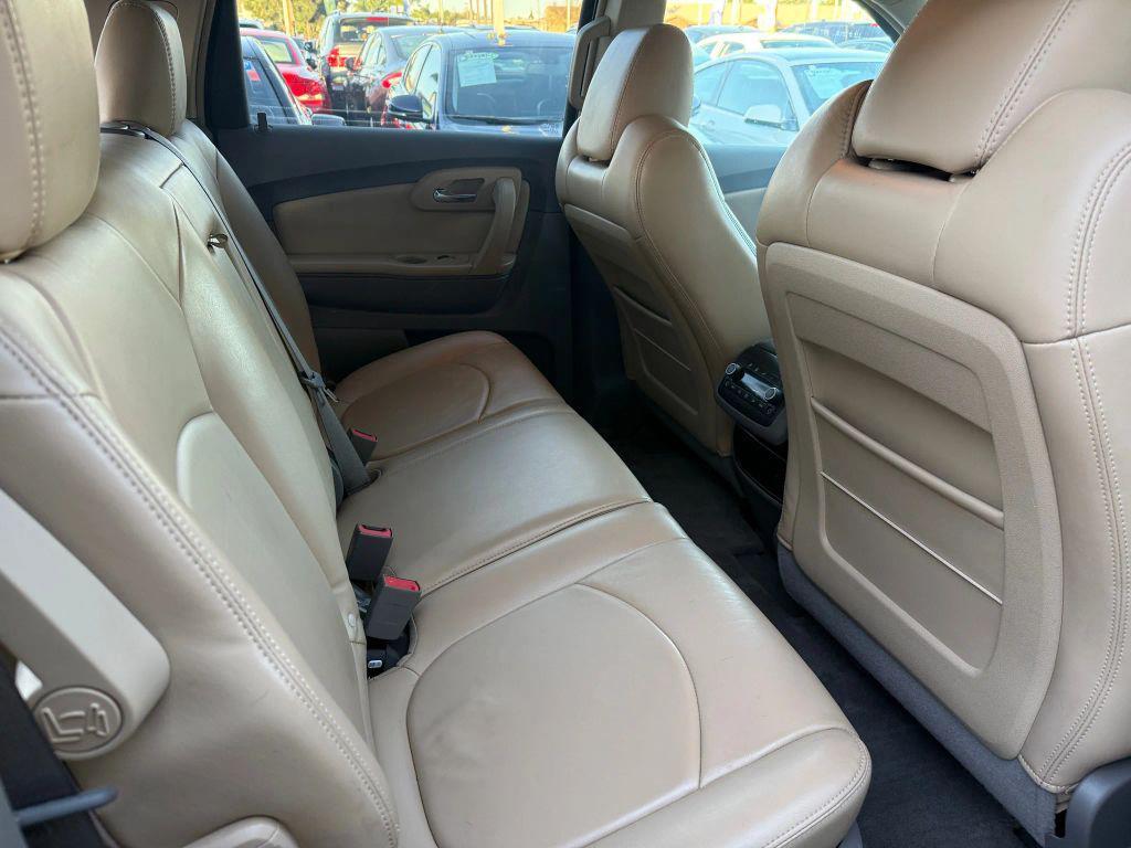 used 2009 Chevrolet Traverse car, priced at $7,999