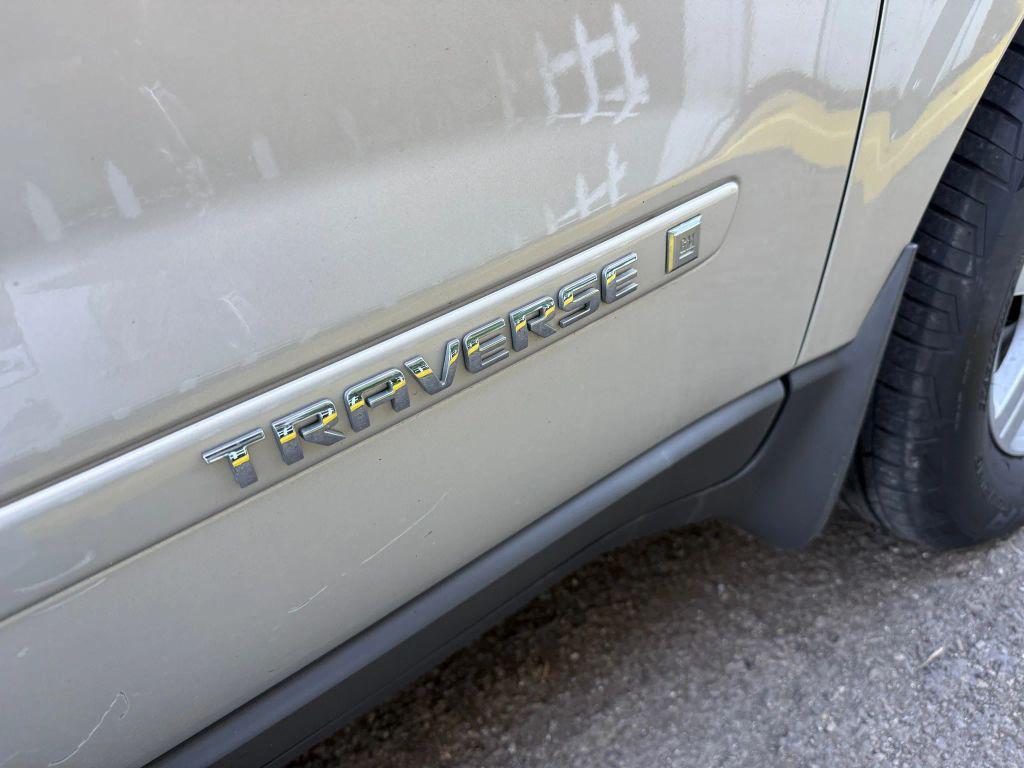 used 2009 Chevrolet Traverse car, priced at $7,999