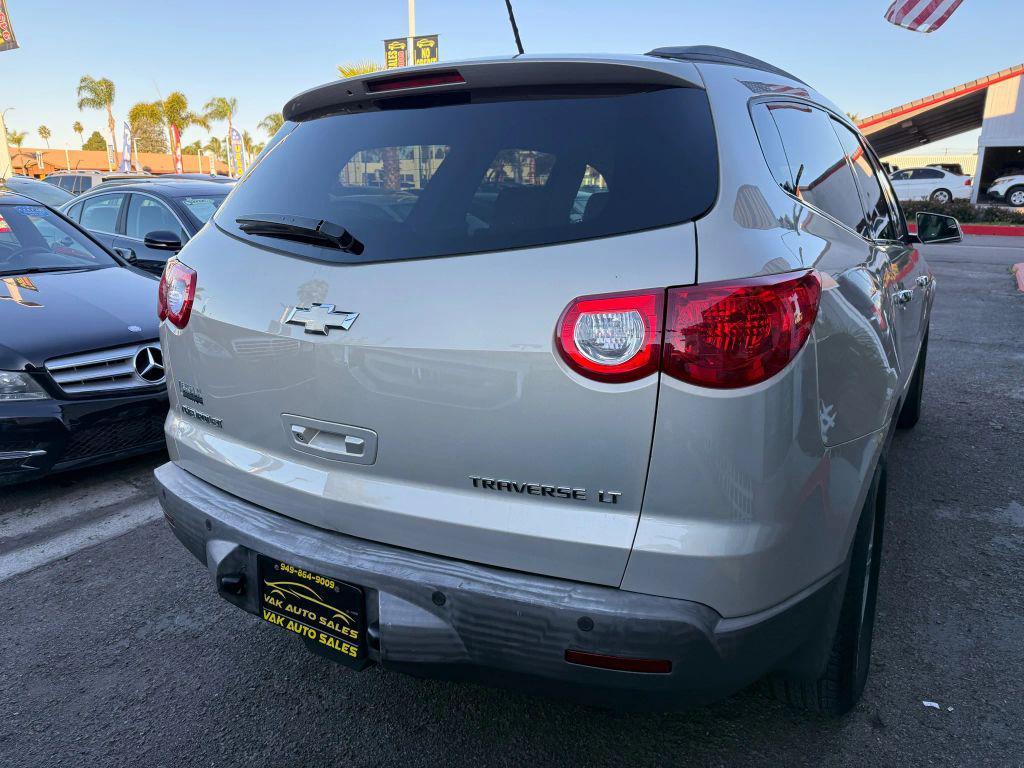 used 2009 Chevrolet Traverse car, priced at $7,999