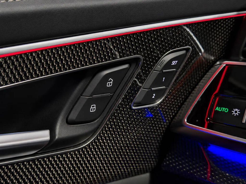 Audi SQ8 view 35