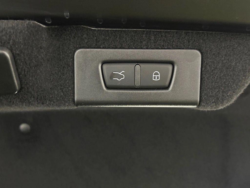 used 2022 Maserati Quattroporte car, priced at $38,811