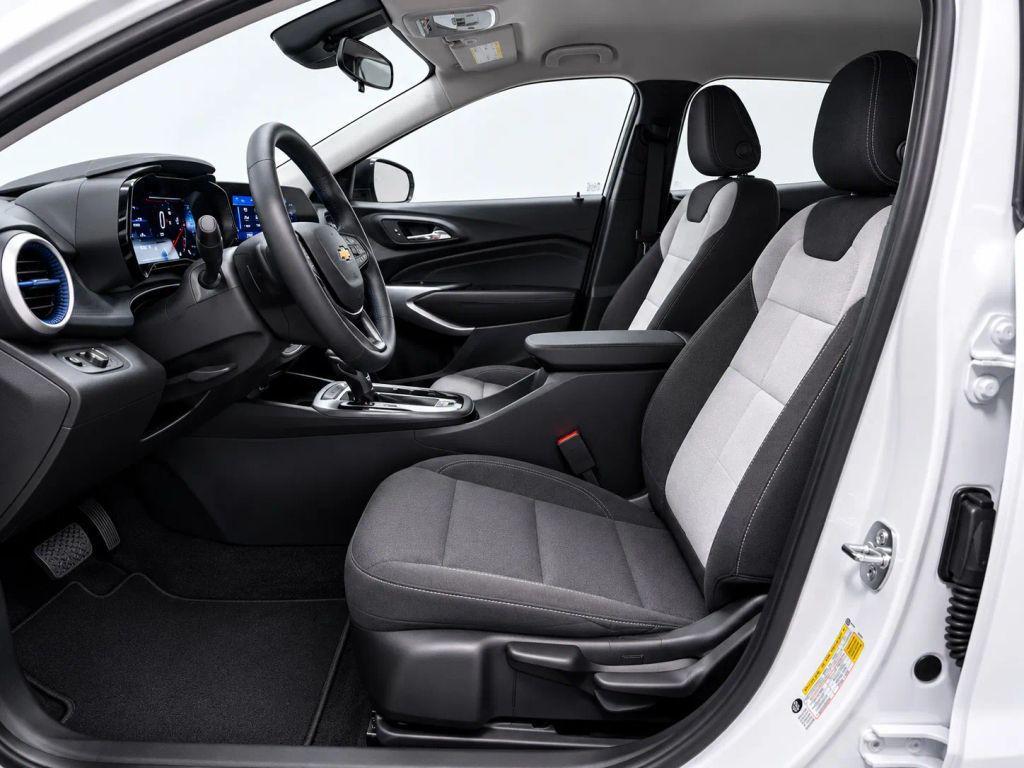used 2025 Chevrolet Trax car, priced at $18,506