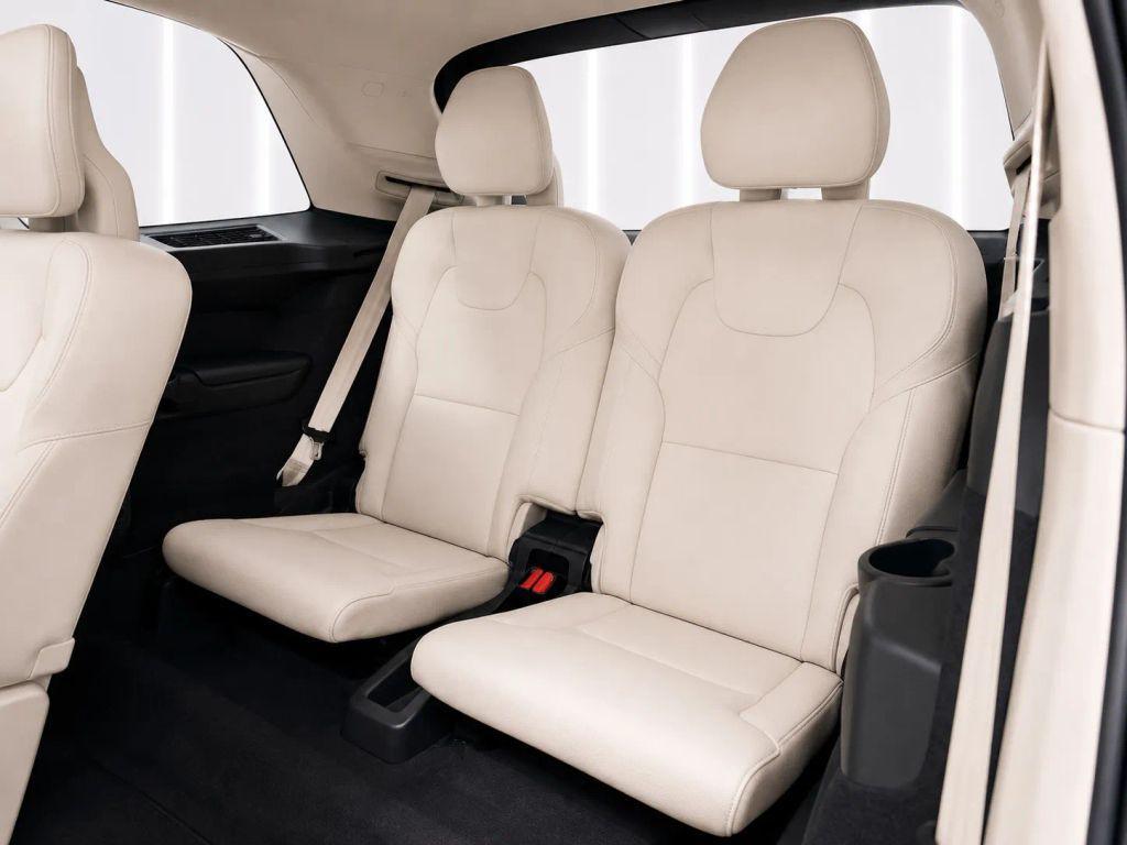 used 2023 Volvo XC90 car, priced at $31,995