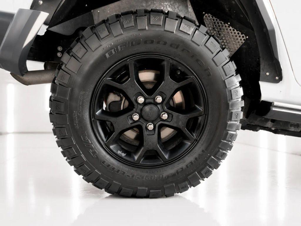 used 2018 Jeep Wrangler Unlimited car, priced at $27,506
