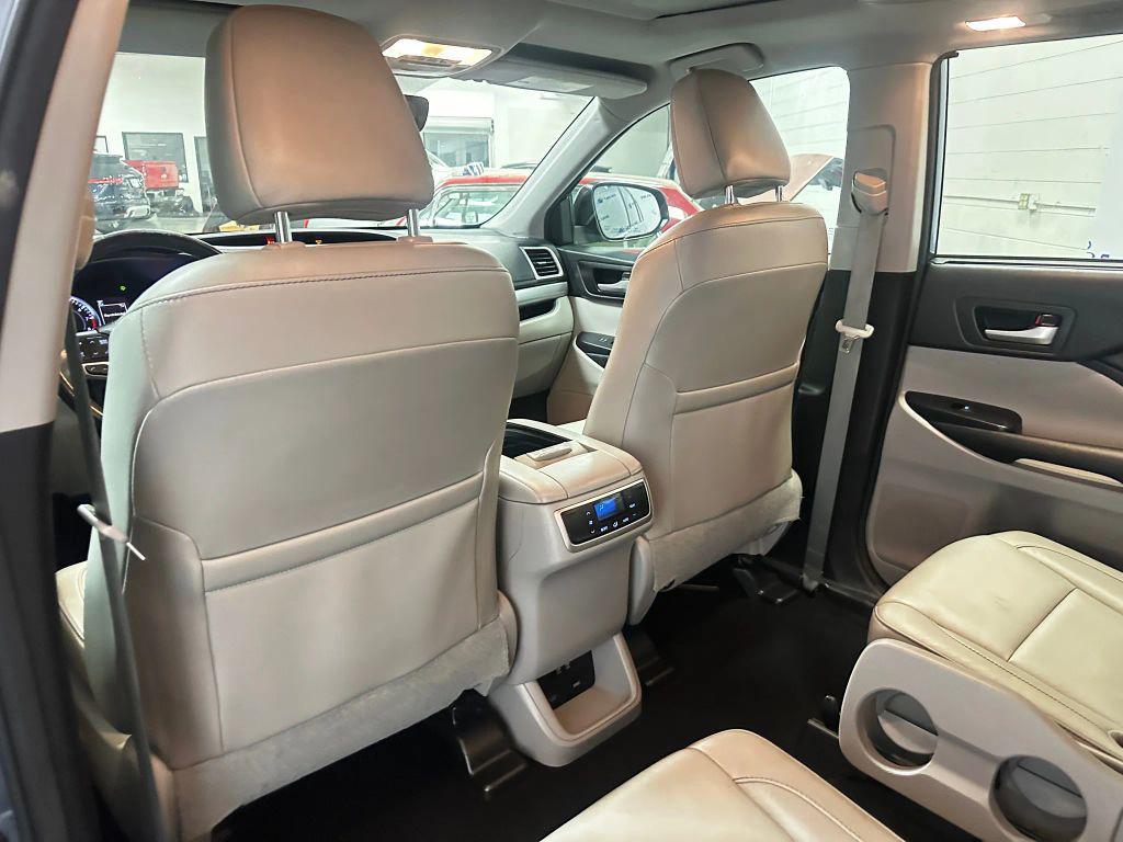 used 2018 Toyota Highlander car, priced at $19,911