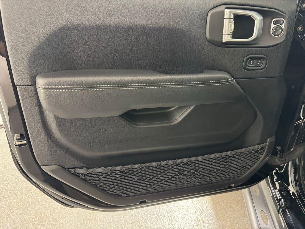 used 2022 Jeep Wrangler Unlimited car, priced at $31,761