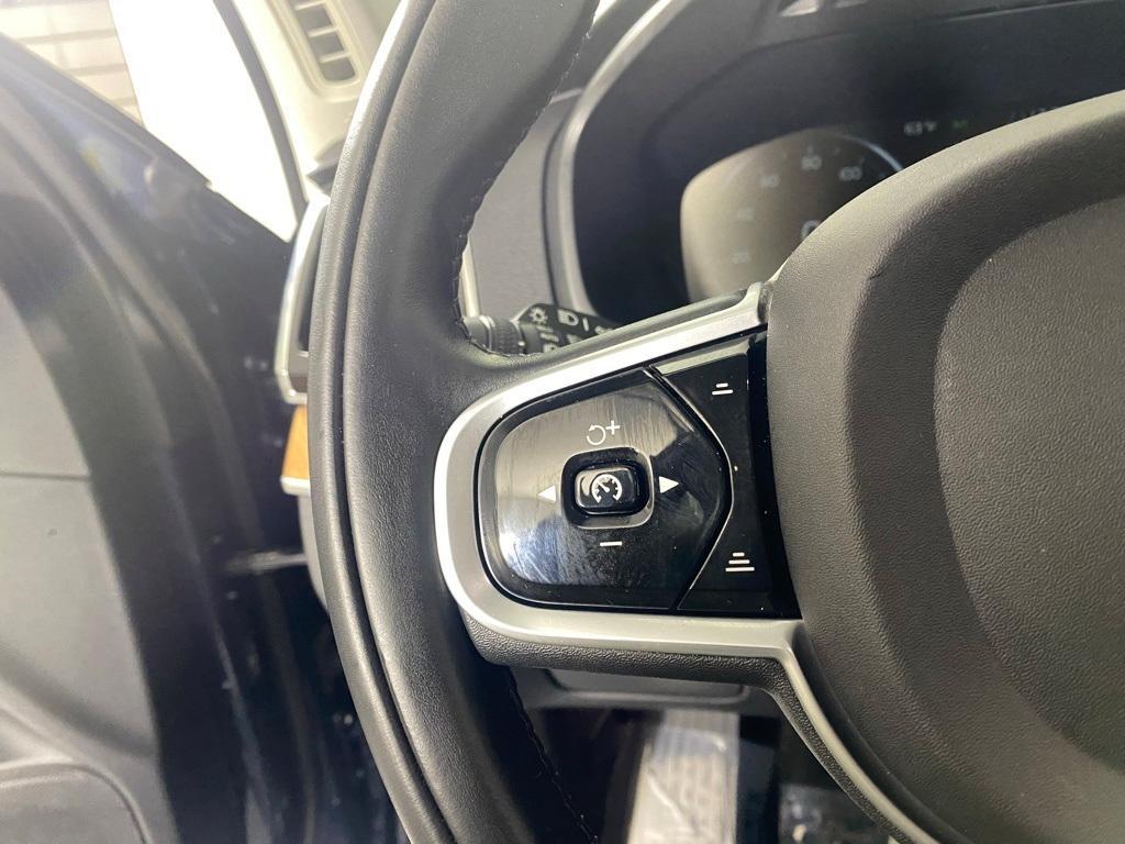 used 2022 Volvo XC90 car, priced at $38,709