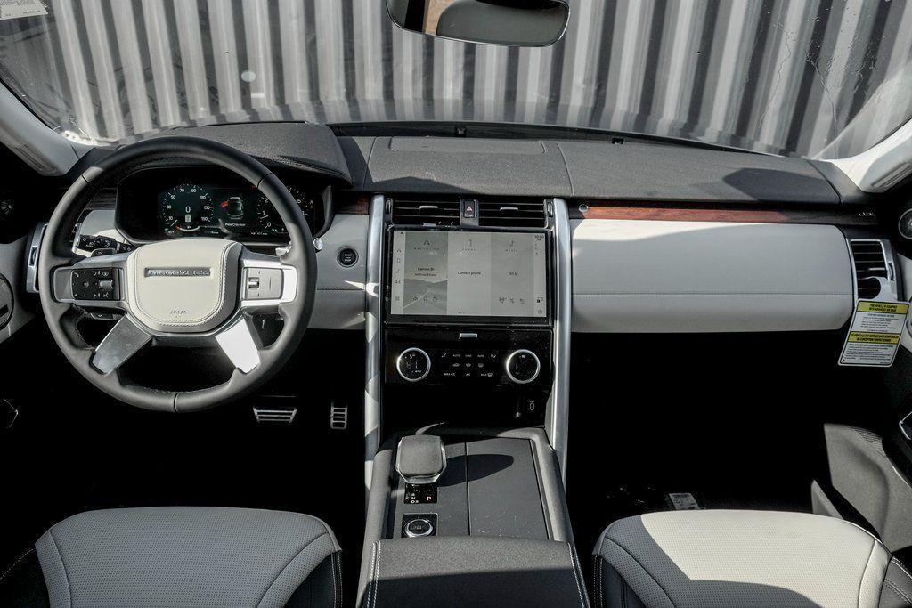new 2026 Land Rover Discovery car, priced at $75,881