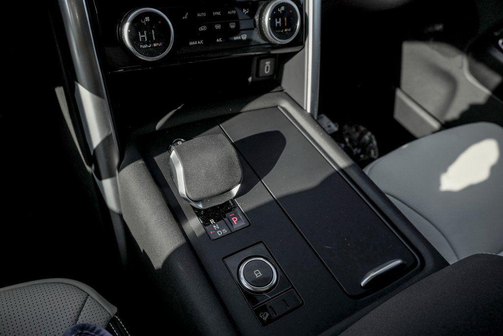 new 2026 Land Rover Discovery car, priced at $75,881