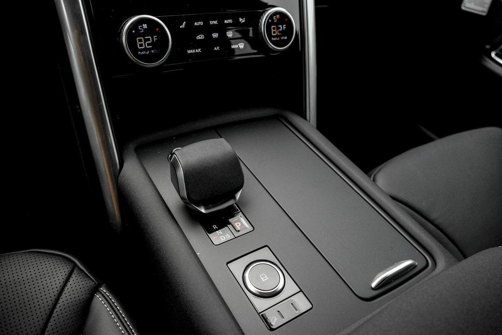 new 2026 Land Rover Discovery car, priced at $82,131