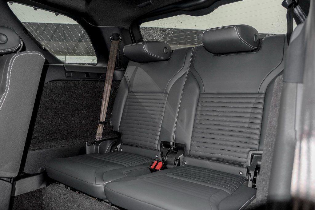 new 2026 Land Rover Discovery car, priced at $82,131