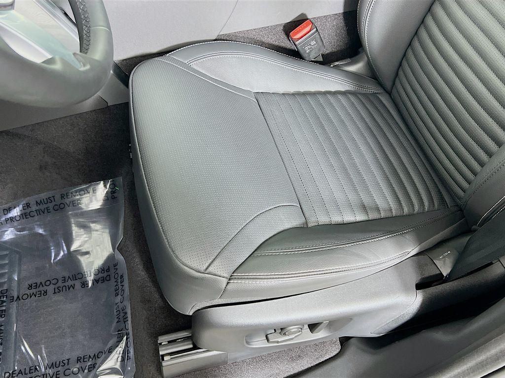 used 2025 Land Rover Discovery car, priced at $58,467