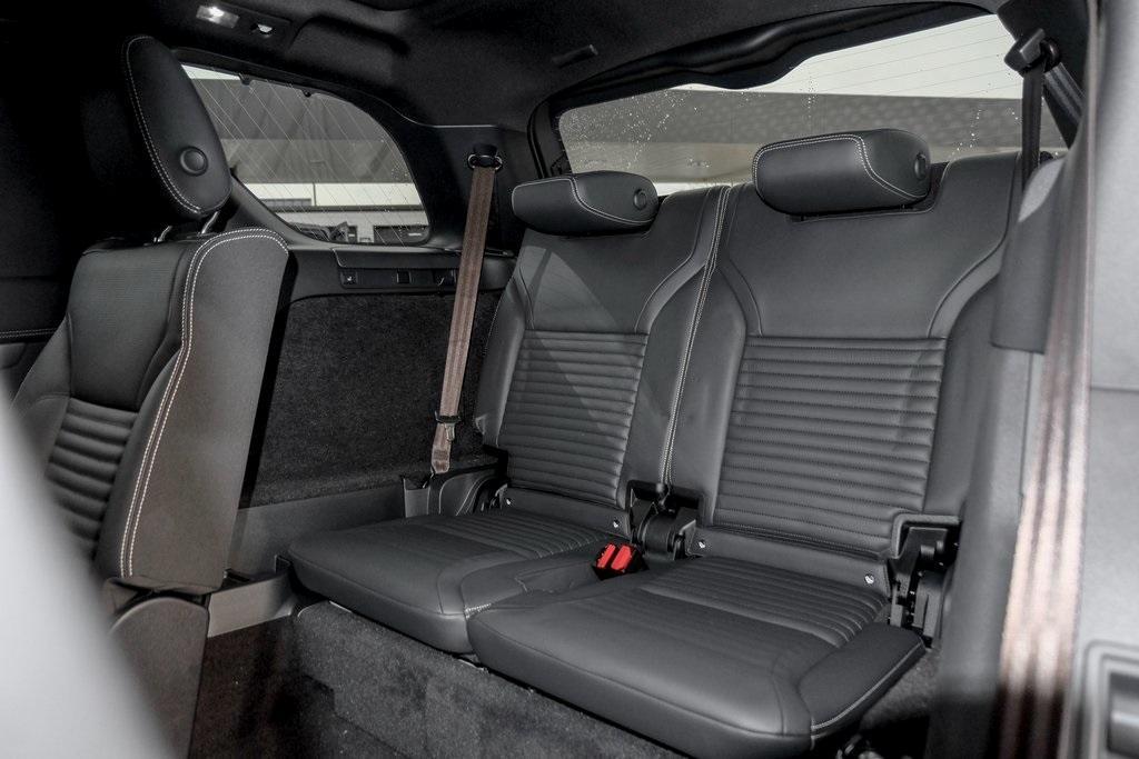 used 2025 Land Rover Discovery car, priced at $63,975