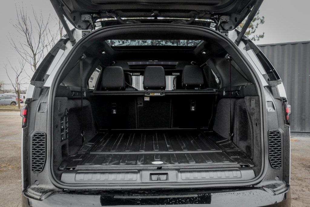 used 2025 Land Rover Discovery car, priced at $63,975