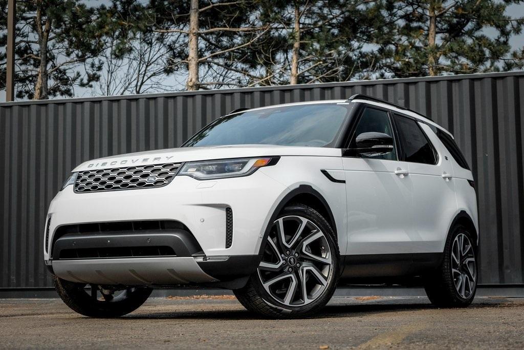 new 2025 Land Rover Discovery car, priced at $63,293