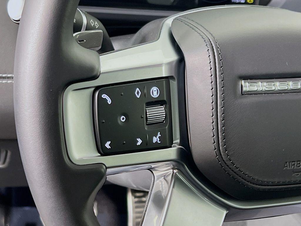 used 2025 Land Rover Discovery car, priced at $65,870