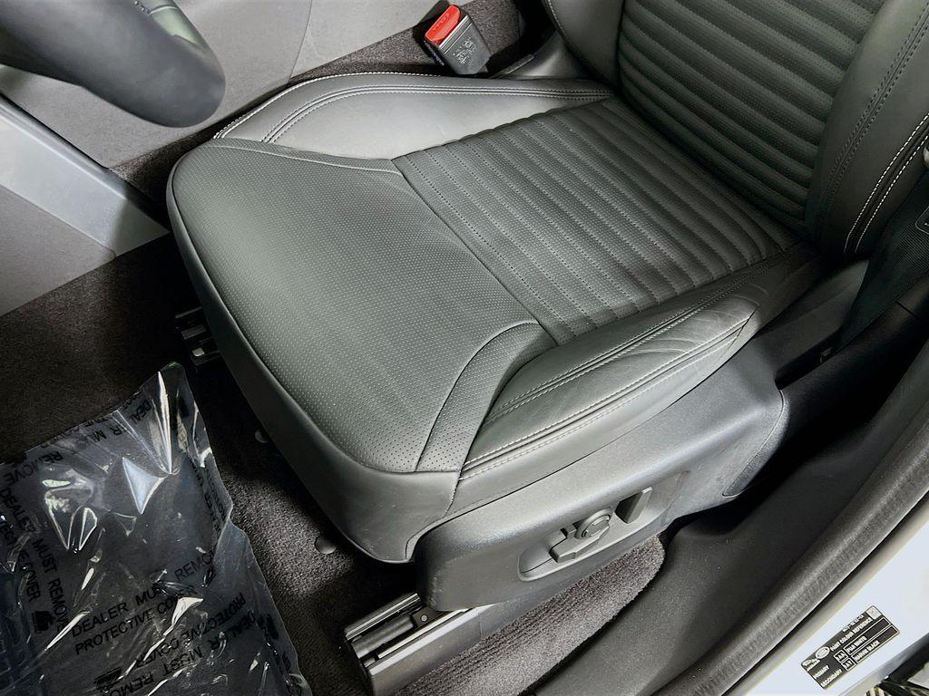 used 2025 Land Rover Discovery car, priced at $65,870