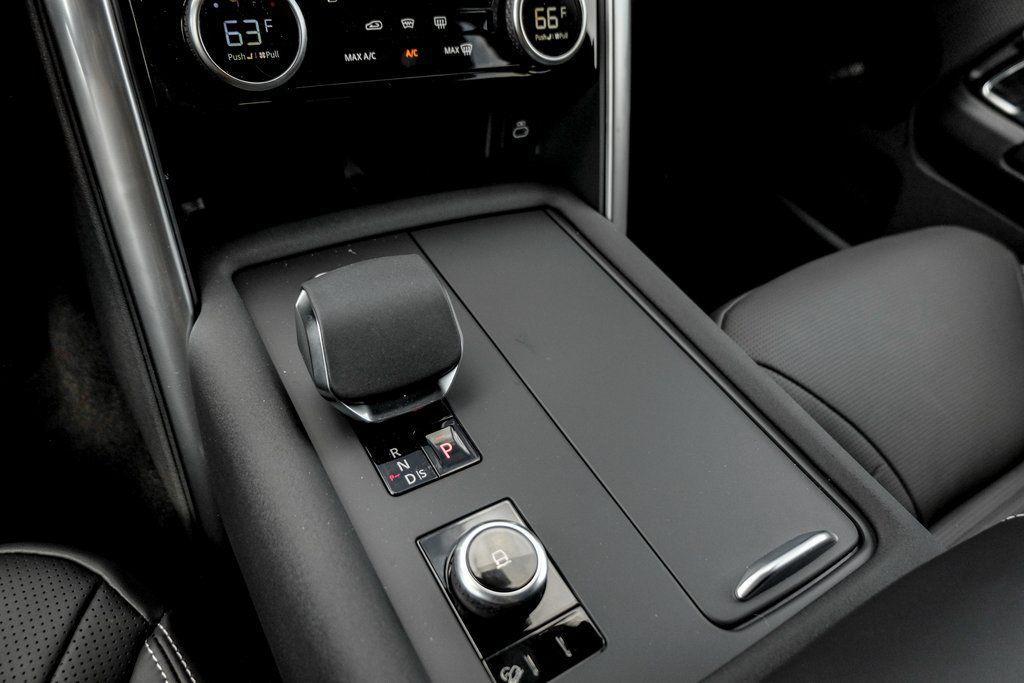 used 2025 Land Rover Discovery car, priced at $68,871